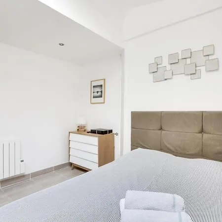 302 Dylan - Superb In Apartment
